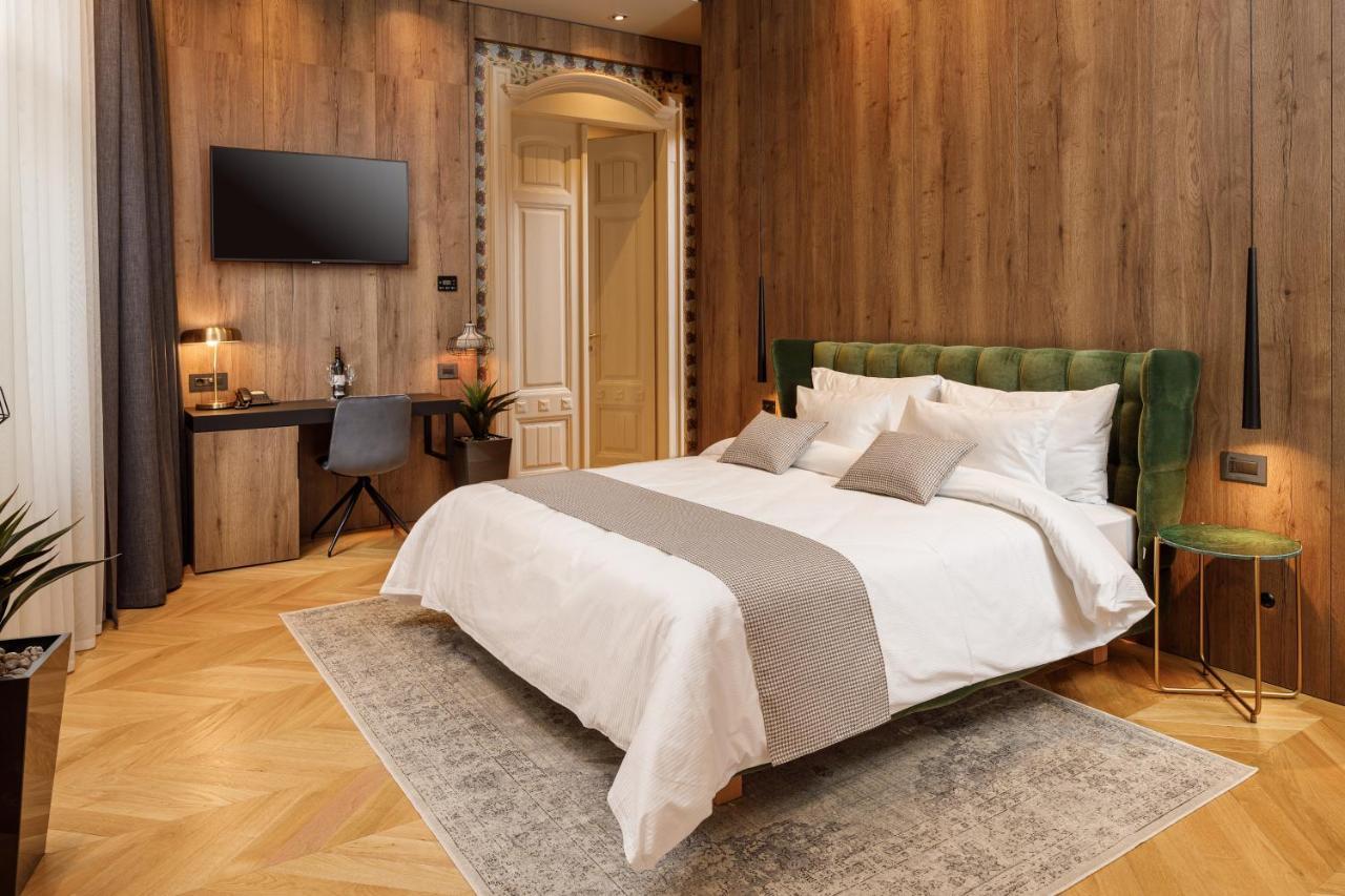 Hotel Schuster Boarding House 3*